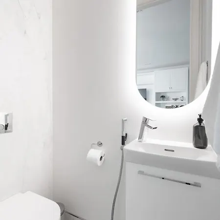 Luxury Penthouse, Sauna, Balcony, Aircon