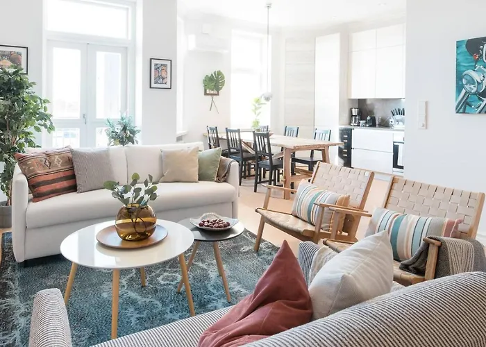 Luxury Penthouse, Sauna, Balcony, Aircon * הלסינקי