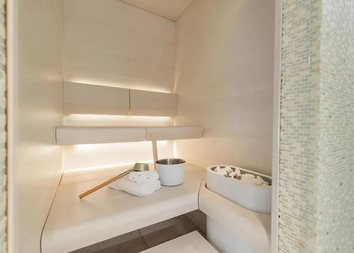 Luxury Penthouse, Sauna, Balcony, Aircon דירה *